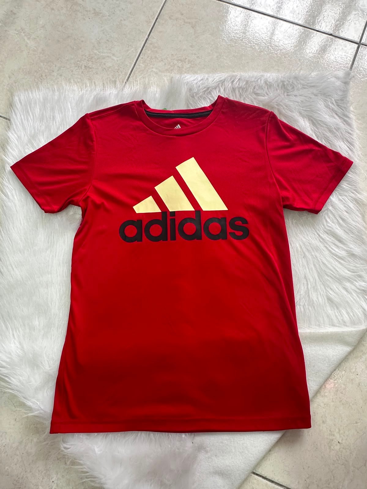 Foto 2 de Camiseta Adidas Roja con Estampado