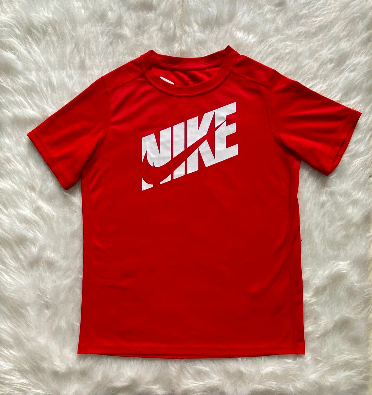 Camiseta Nike Roja con Estampado