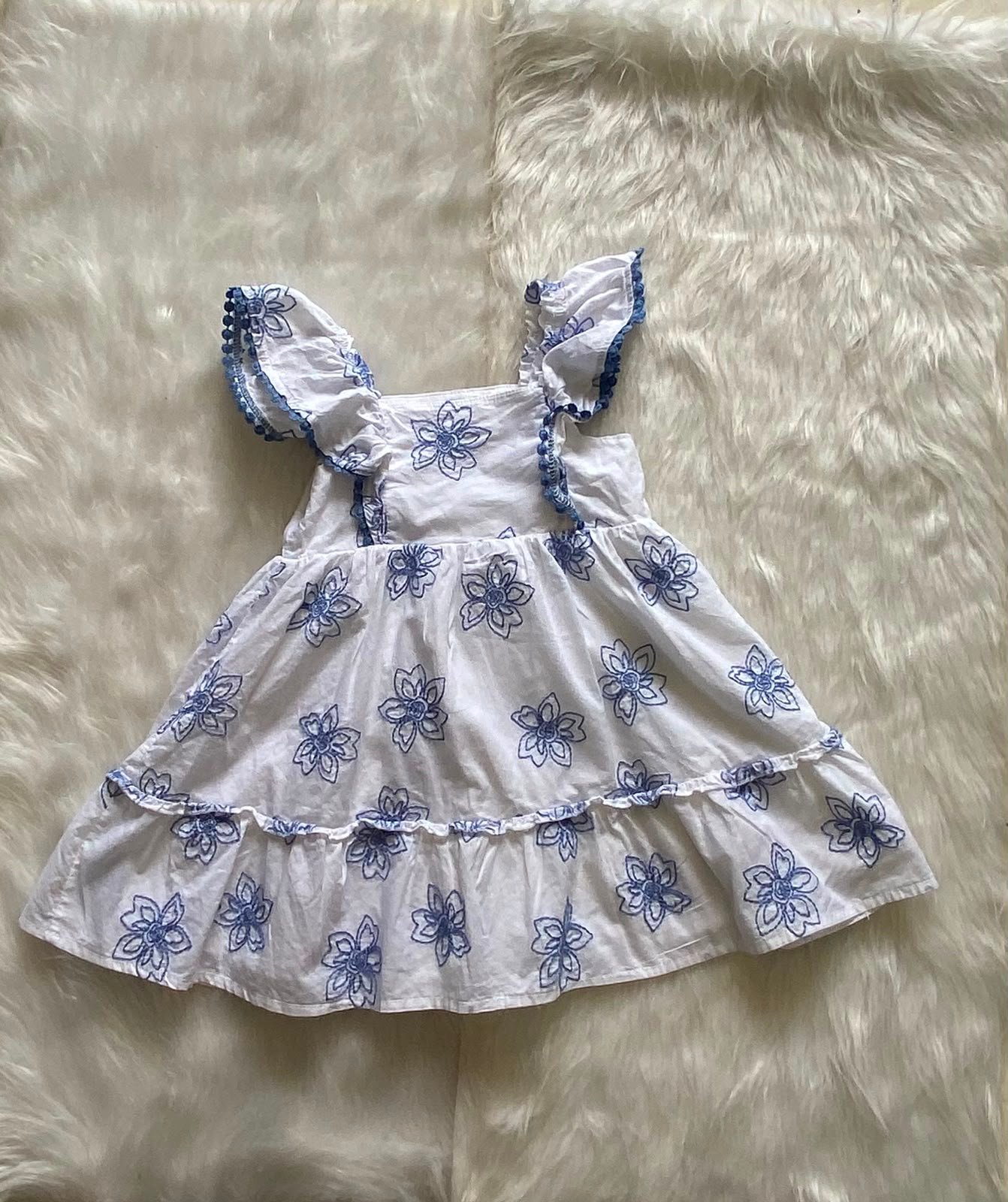 Vestido Rachel Zoe Blanco con Bordado Azul