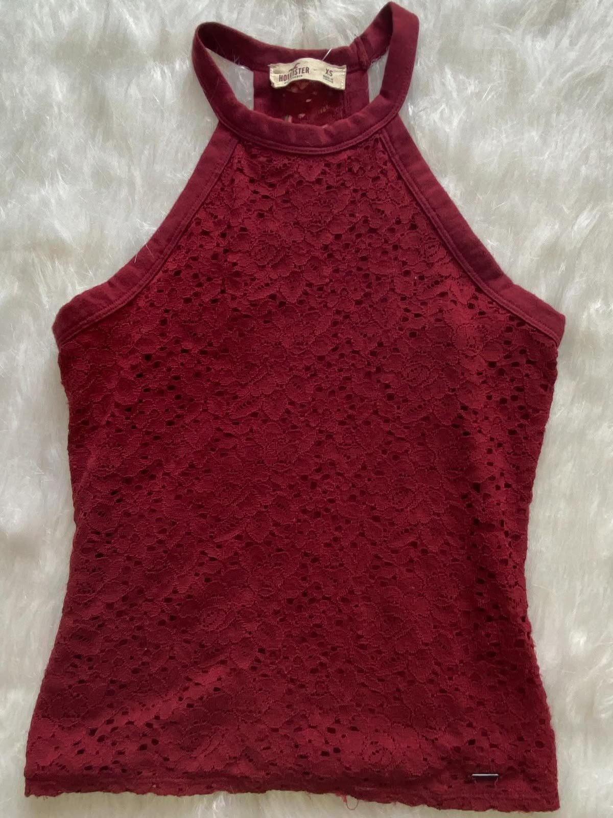 Blusa Vino Tinto con Cuello Alto sin Manga