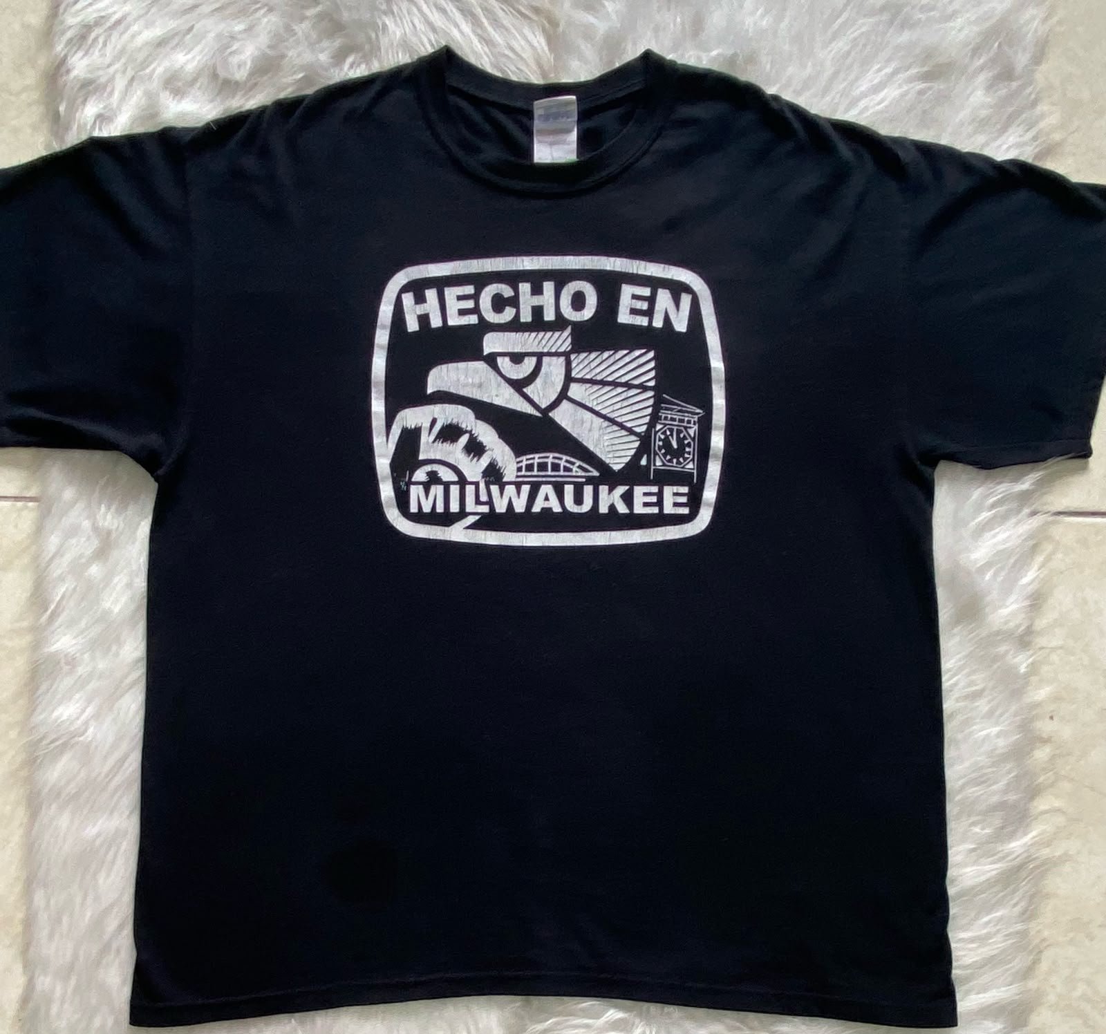 Camiseta Gildan Negra con Estampado